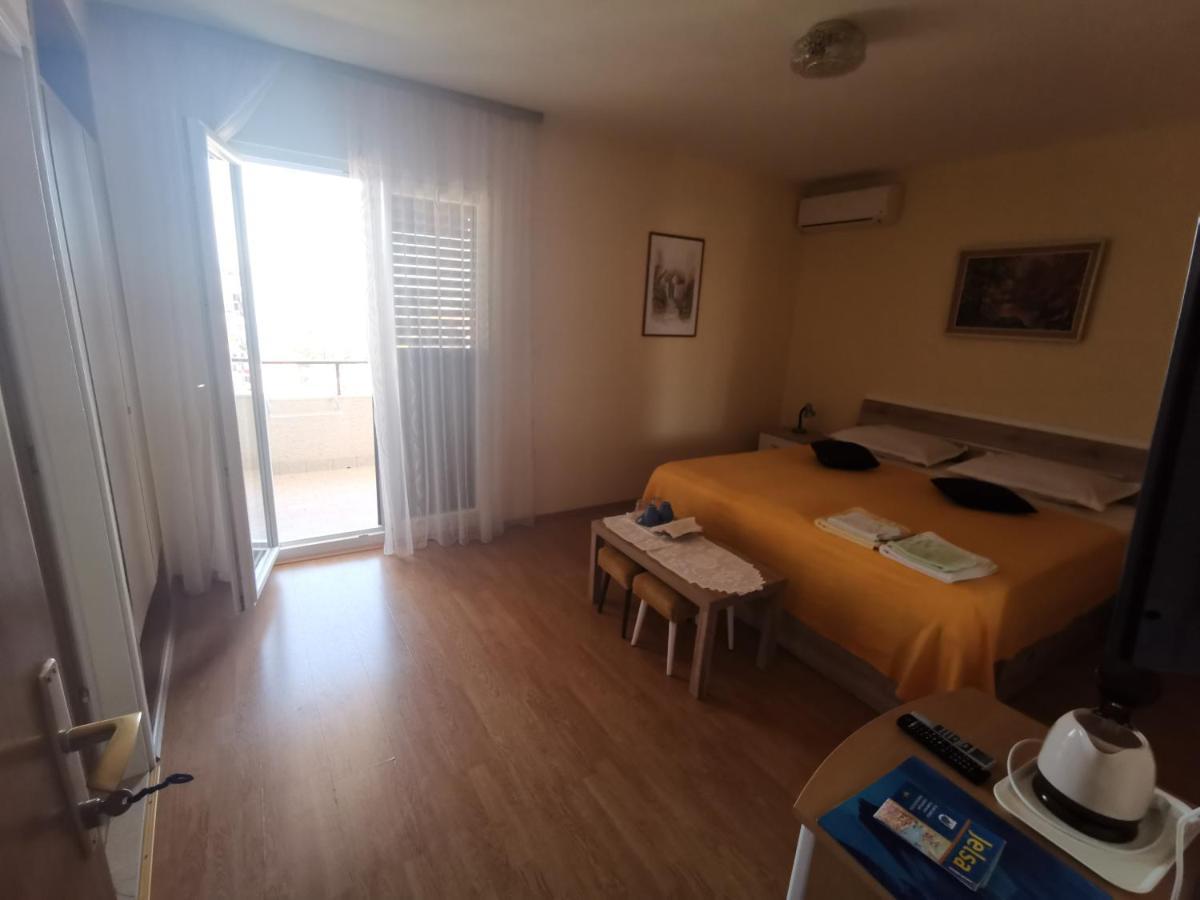 Guest House Jelsa 젤사 외부 사진