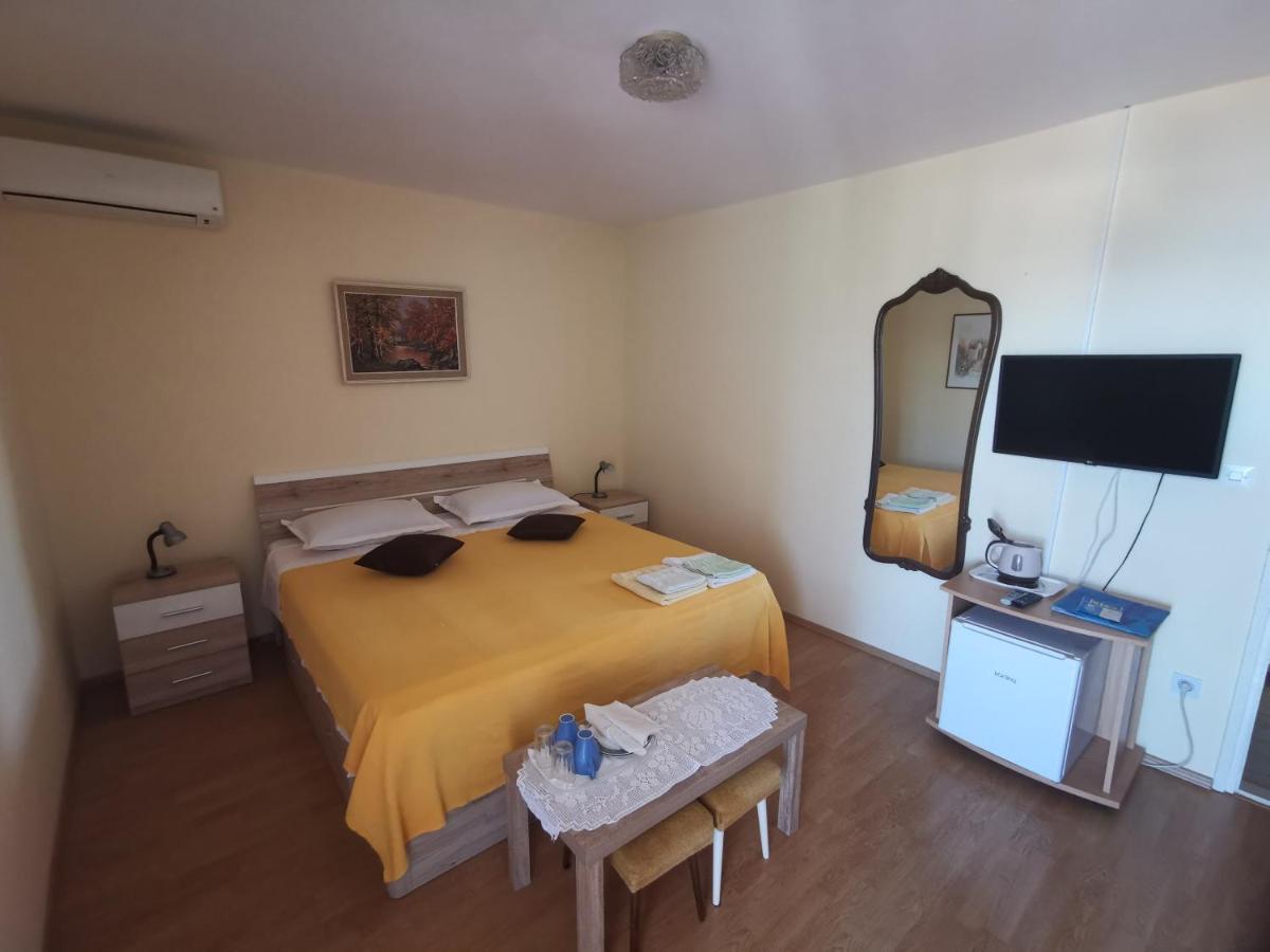 Guest House Jelsa 젤사 외부 사진