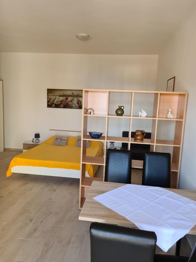 Guest House Jelsa 젤사 외부 사진