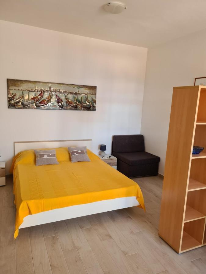 Guest House Jelsa 젤사 외부 사진