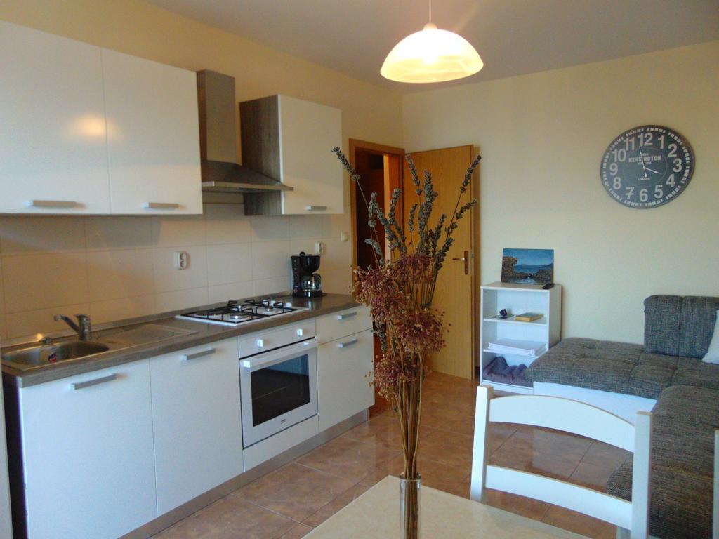 Guest House Jelsa 젤사 외부 사진